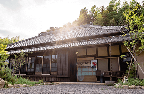 築100年以上の古民家を改装した隠れ家カフェ